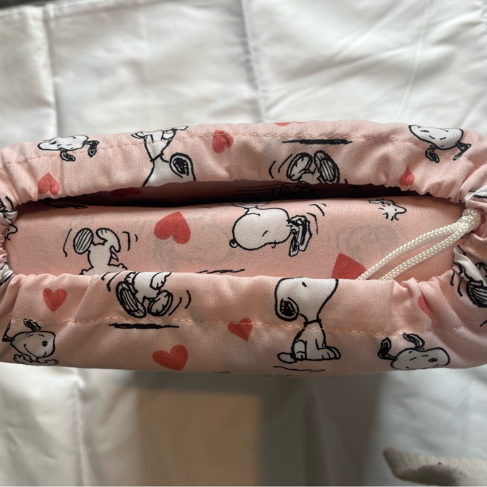 Peanuts Snoopy Queen Sheet Set in Pink and White - Picture 3 of 3